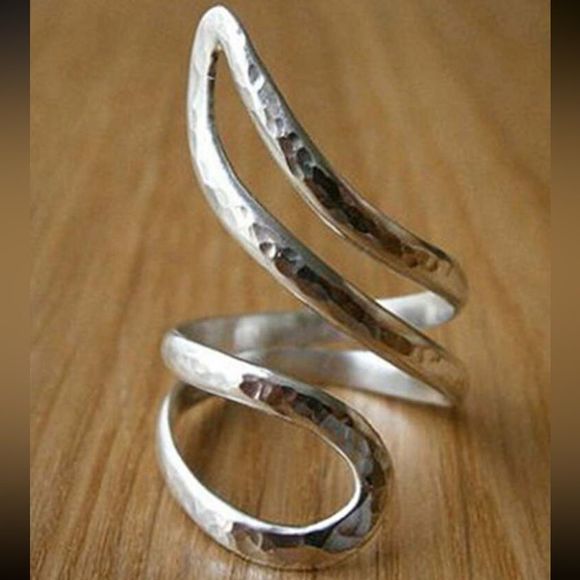 Jewelry - Twist Statement Ring - Adjustable